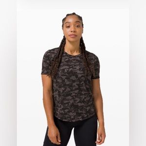 Lululemon Long Distance Short Sleeve, size 12